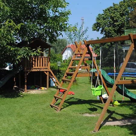 Jaskolcze Gniazdo 山林小屋 Dziwnówek