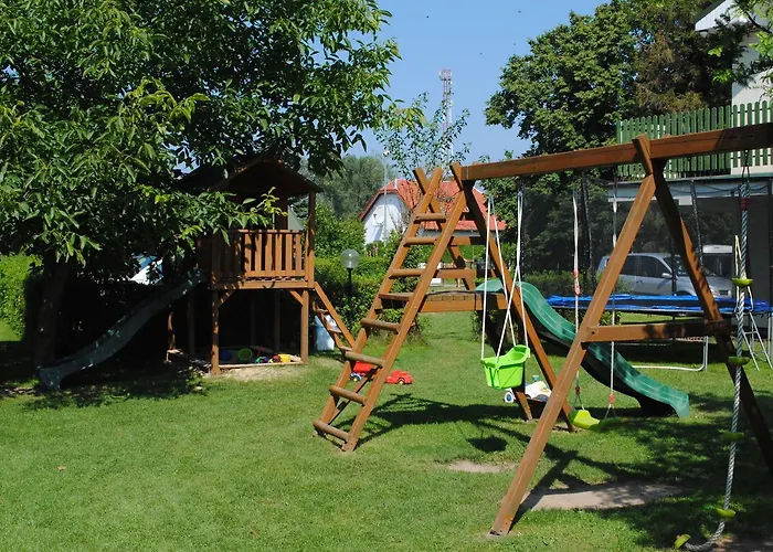 Jaskolcze Gniazdo Lodge Dziwnówek